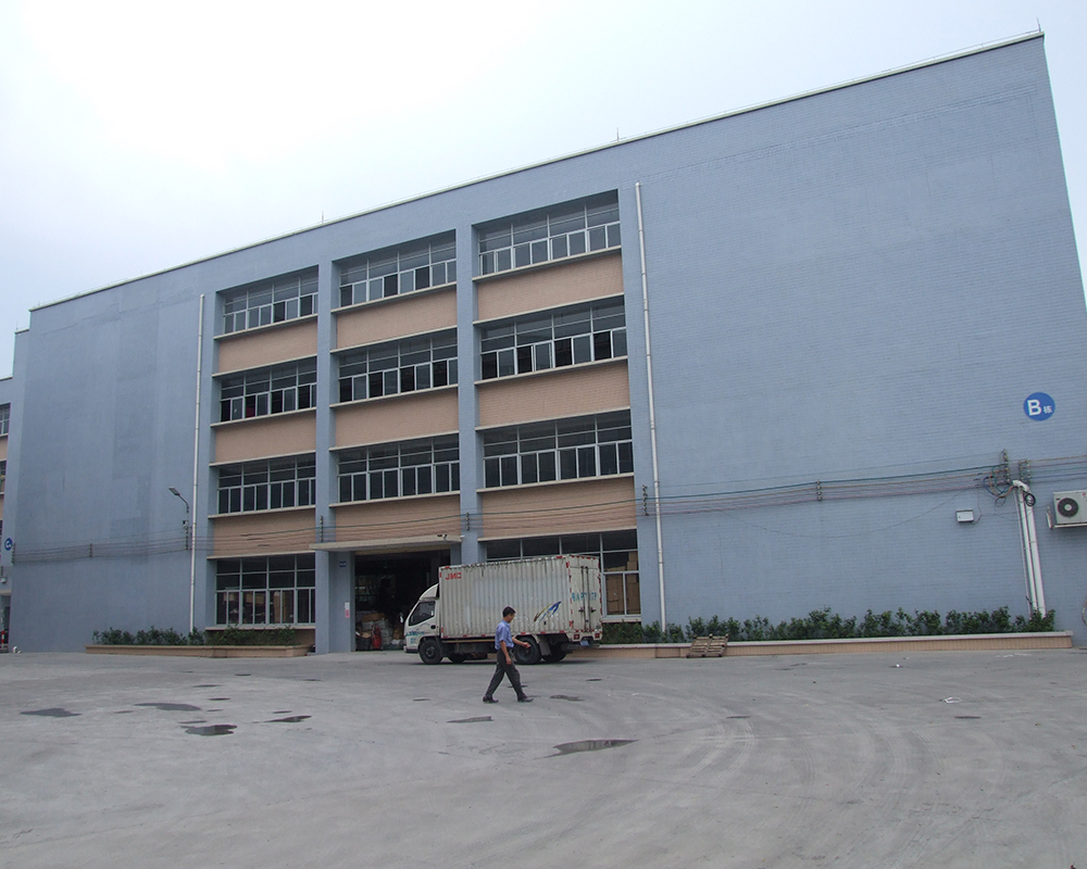 ���S����8