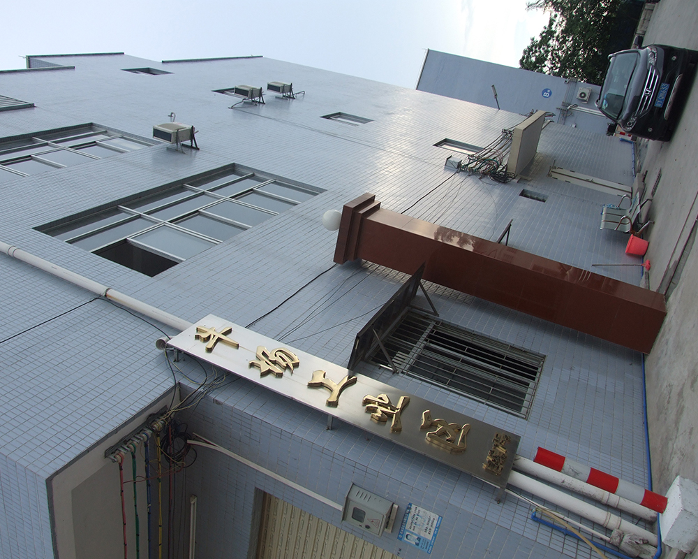 ���S����9